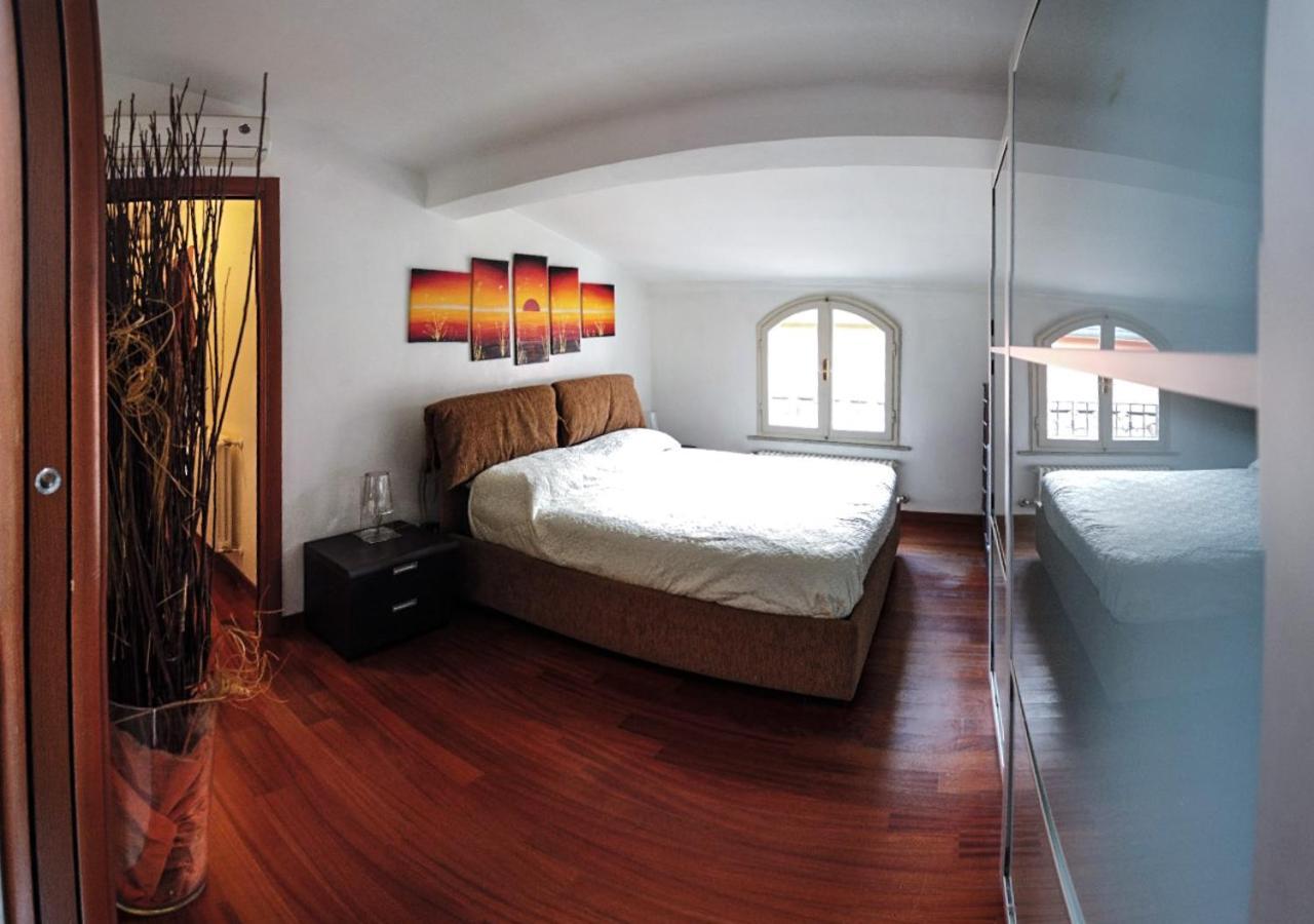 Stupenda Mansarda Centralissima, Finiture Di Lusso Carrara Eksteriør billede